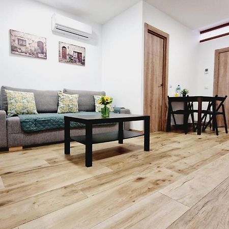 Apartament Almendrales Madryt Zewnętrze zdjęcie